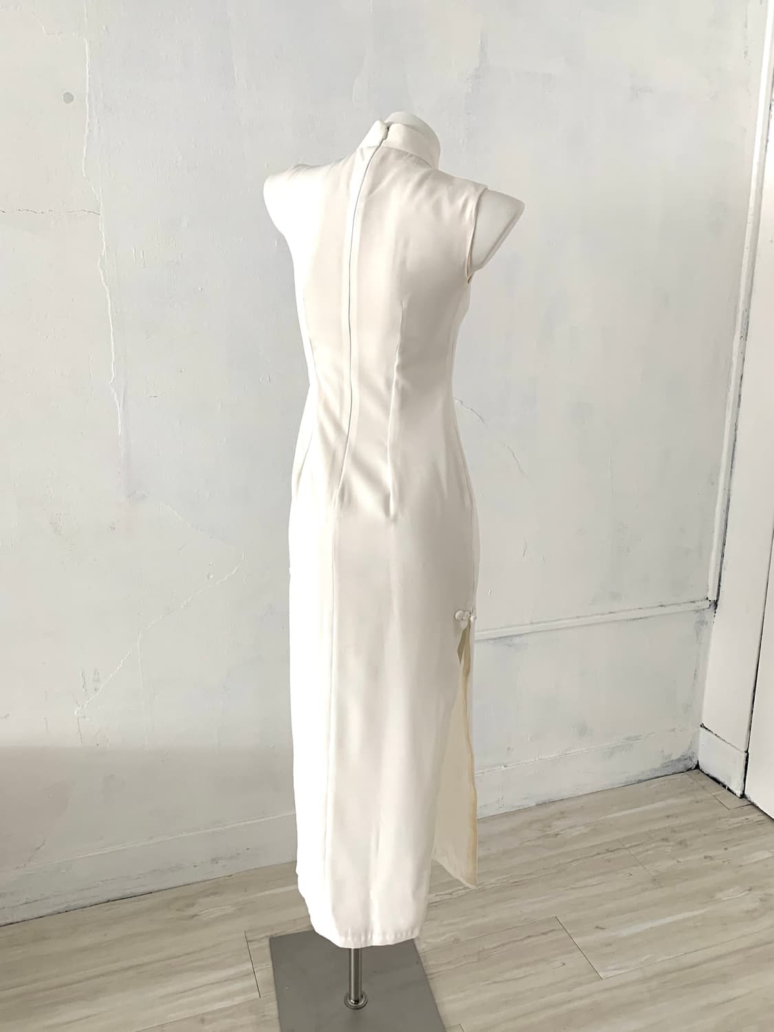 White Oriental Green Embroidery Qipao 상품이미지10