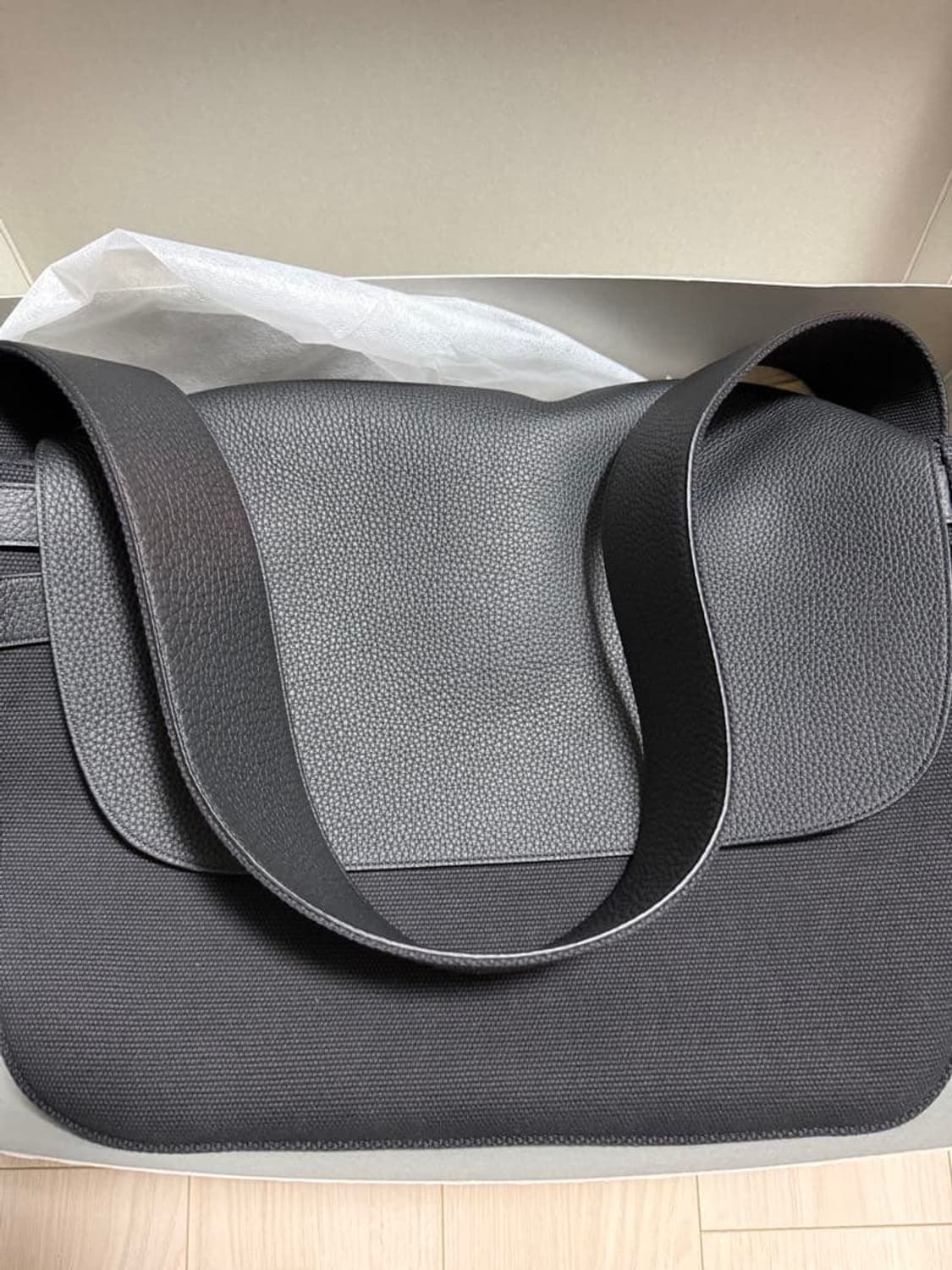 26ss HEFNER LEATHER POSTMAN BAG 상품이미지2