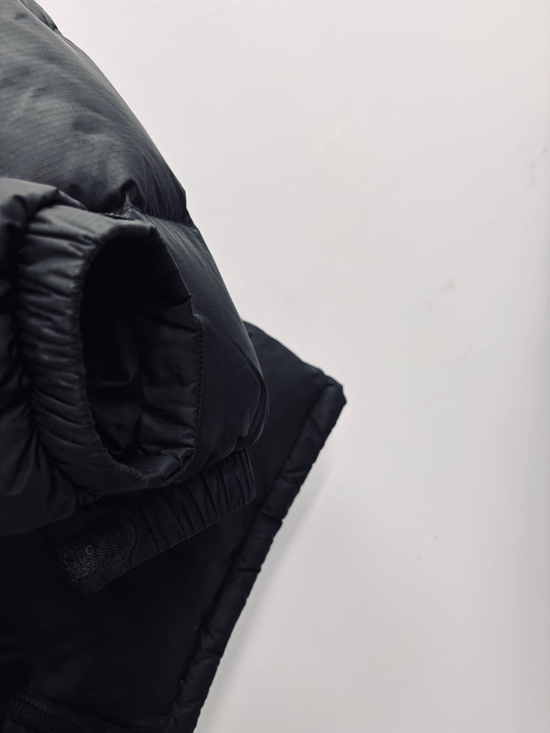 내셔널지오그래픽 헤론 유틸리티 덕다운 패딩 블랙 상품이미지3