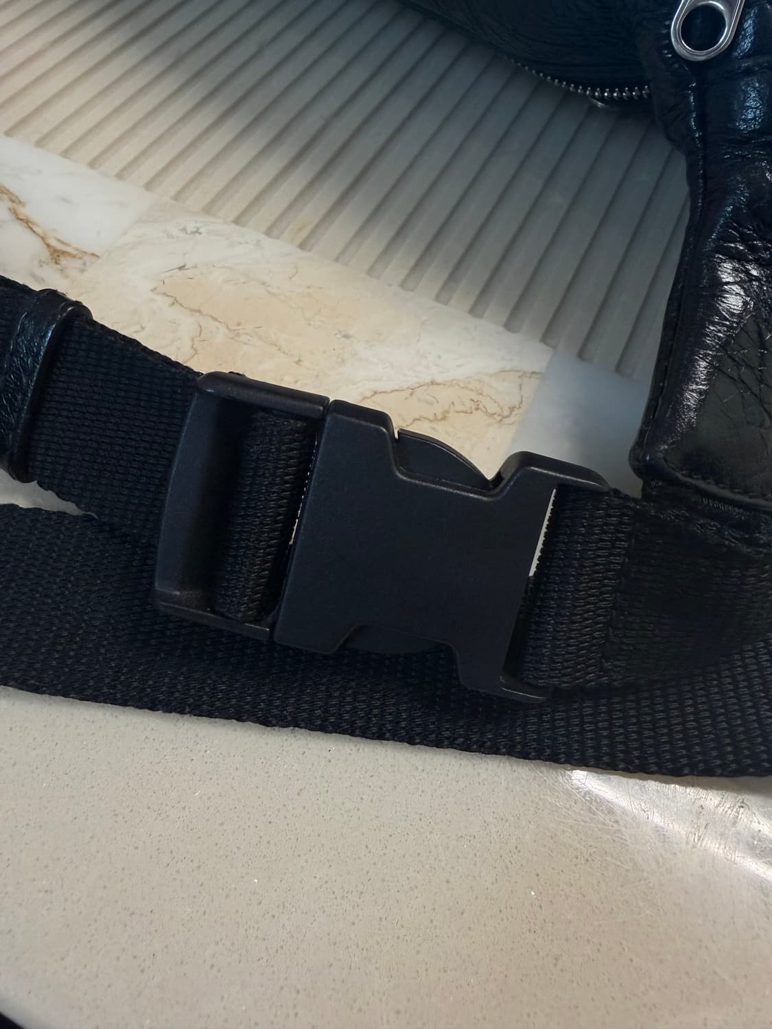 발렌시아가 수퍼비지 벨트백 상품이미지4