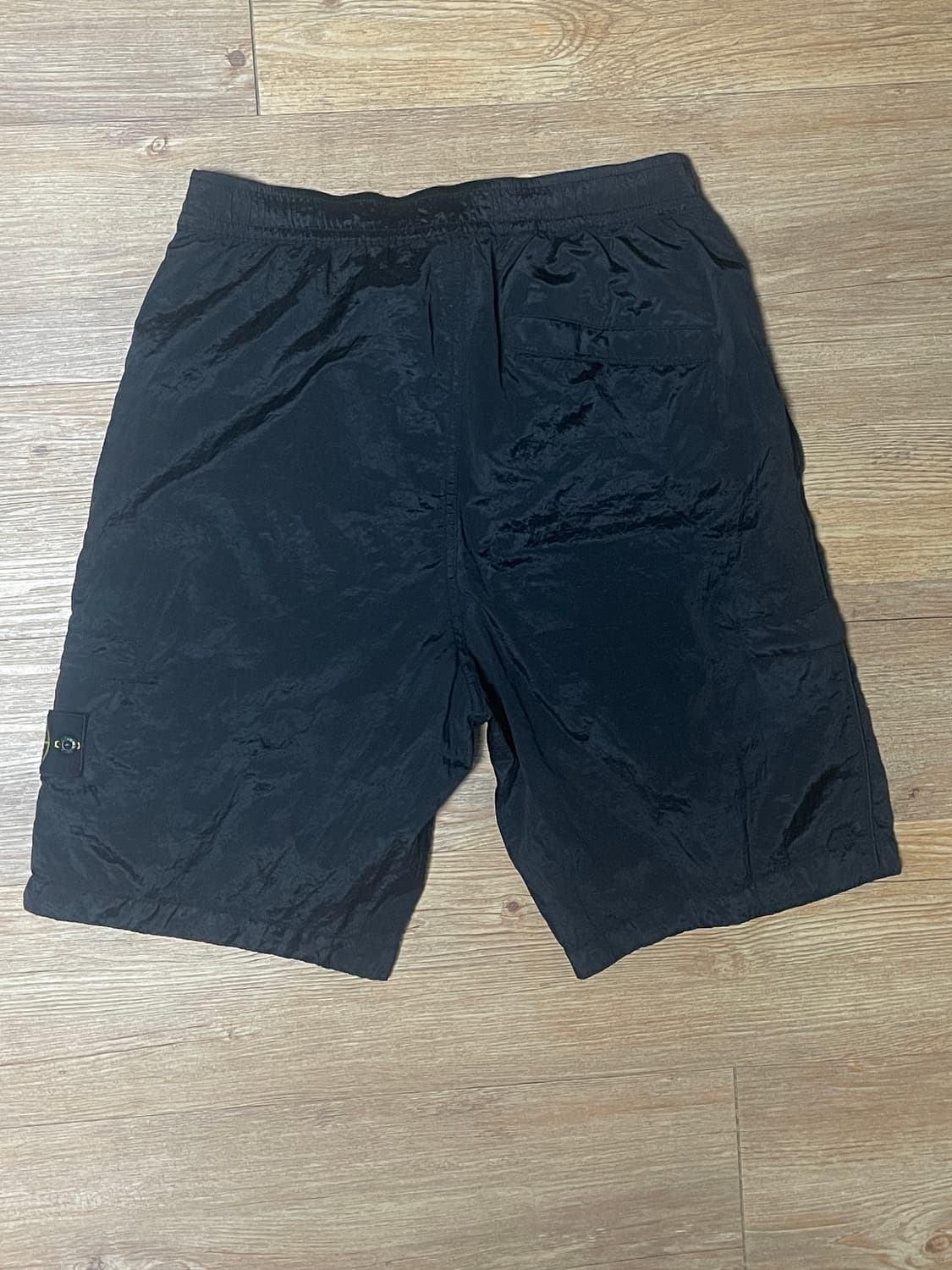 스톤아일랜드 22FW 나일론 버뮤다 팬츠 상품이미지2