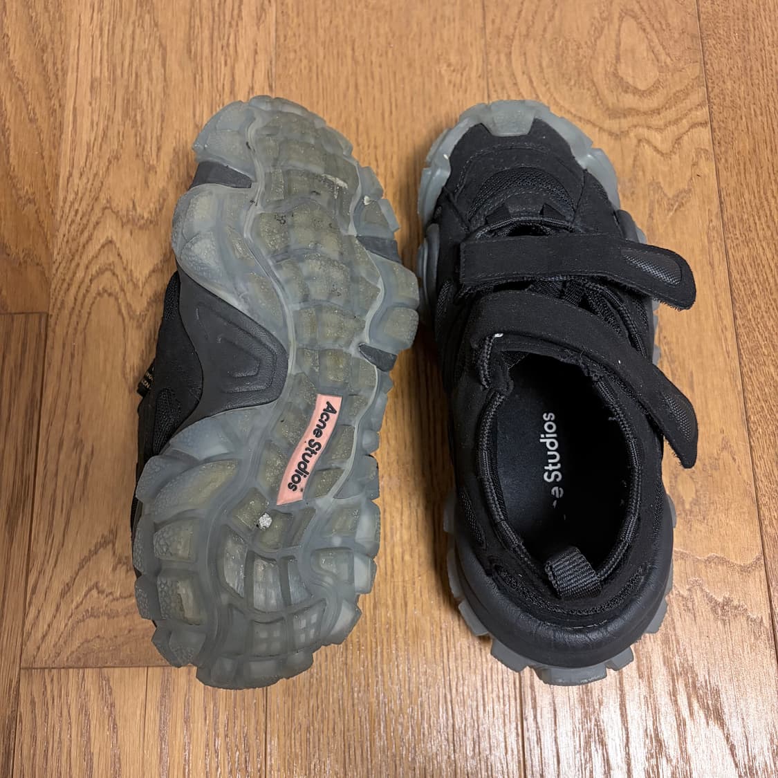 아크네 스튜디오 Bolzter Bryz Crystal 상품이미지1