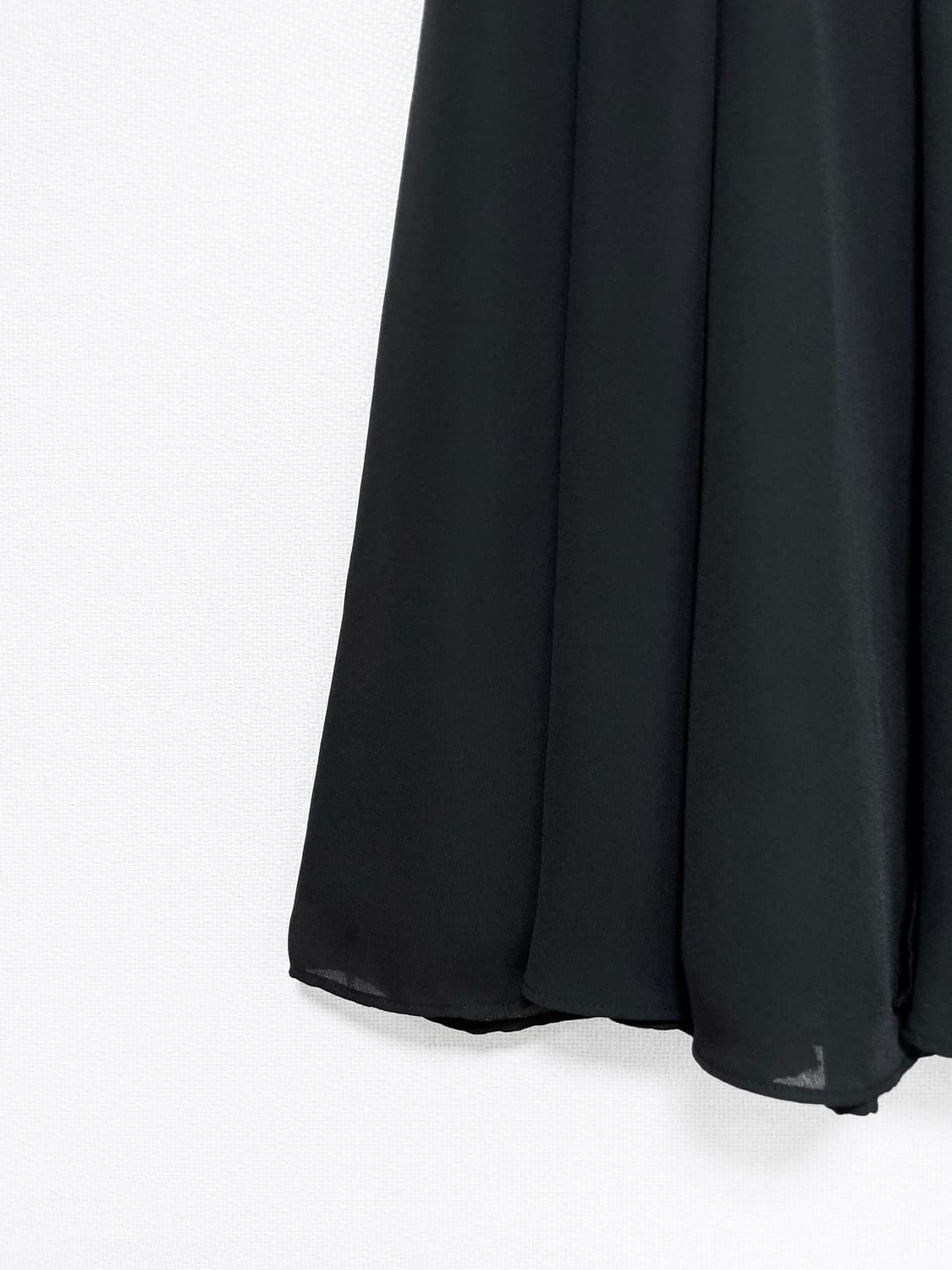Layered Chiffon Midi Skirt - Black 상품이미지6