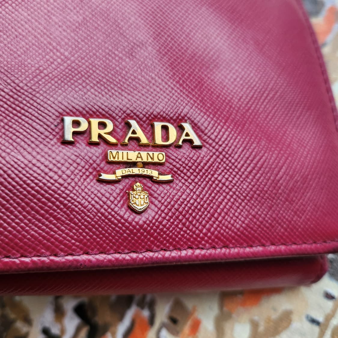 [정품] PRADA 3단 사피아노 반지갑 1m0176 핫핑크 상품이미지4