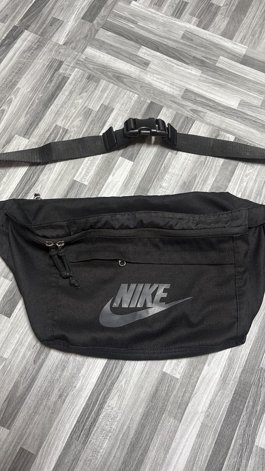 나이키 테크 힙팩 10L 블랙 힙색 상품이미지1