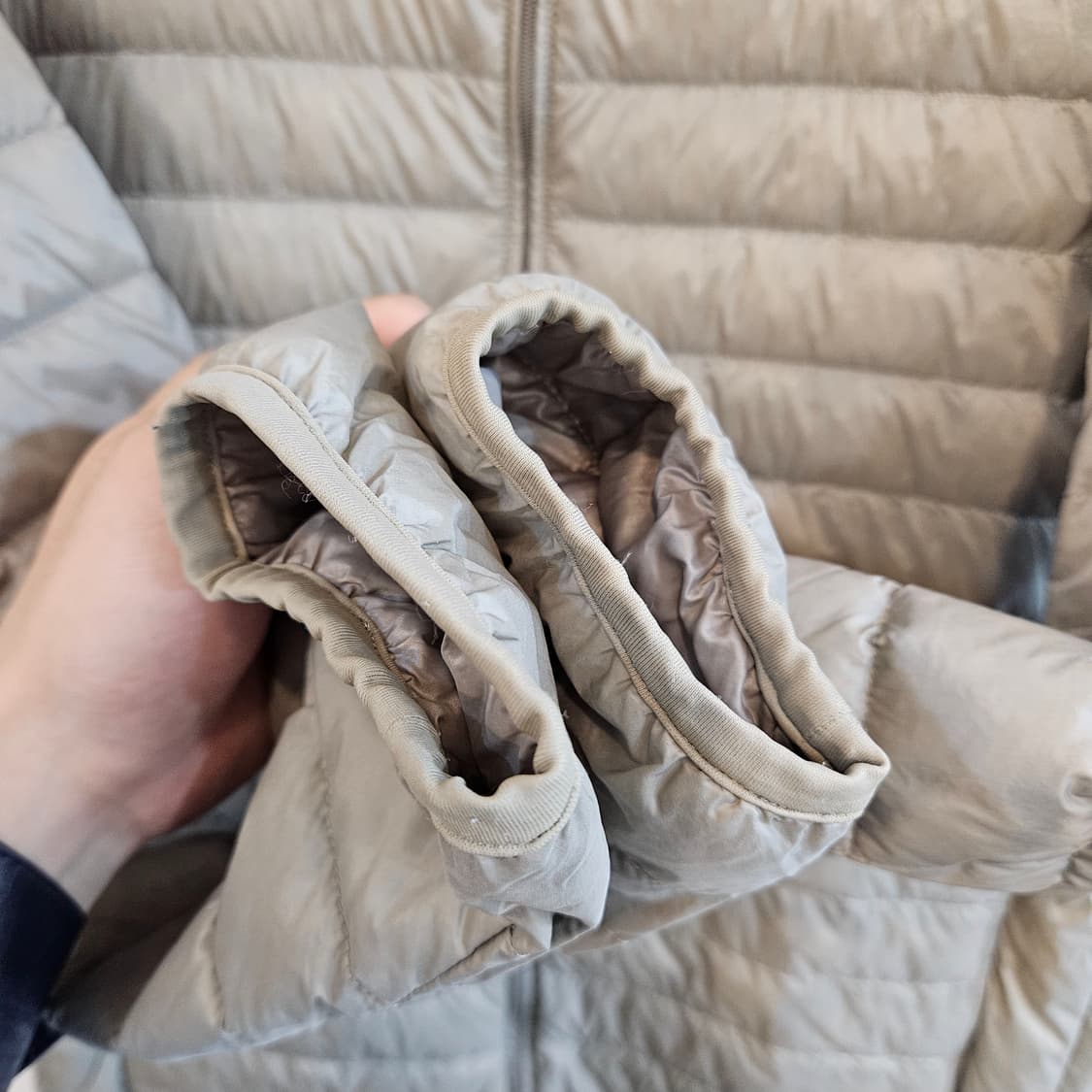 유니클로 경량패딩 점퍼 100 그레이 상품이미지3