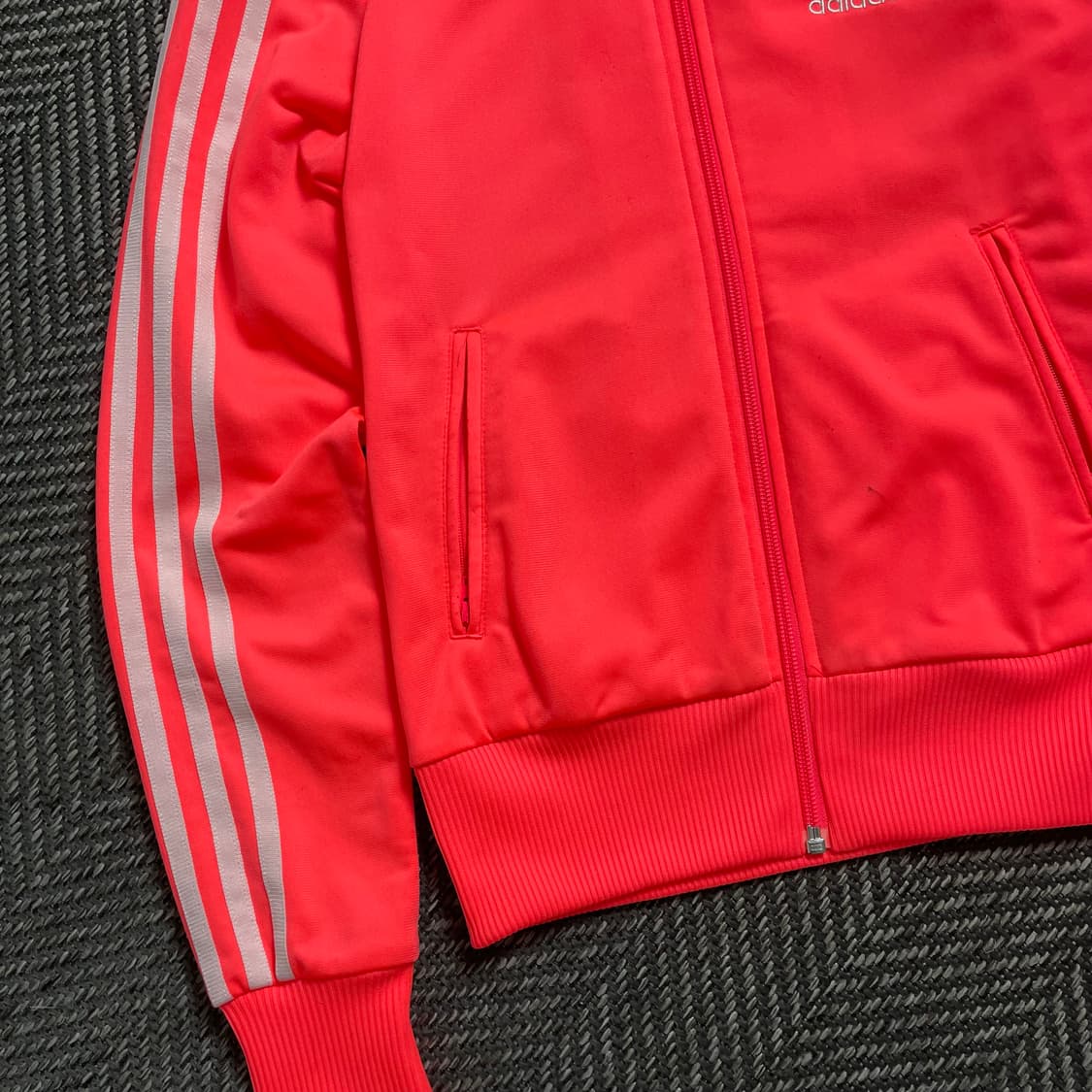 아디다스 우먼스 파이어버드 빅로고 네온 핑크 트랙탑 져지o 4557 상품이미지3