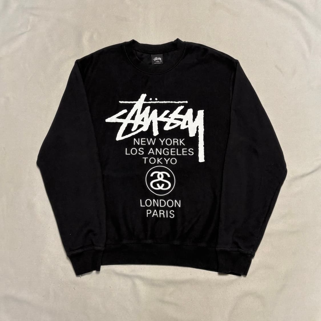 L 스투시 월드투어 블랙 맨투맨 상품이미지2