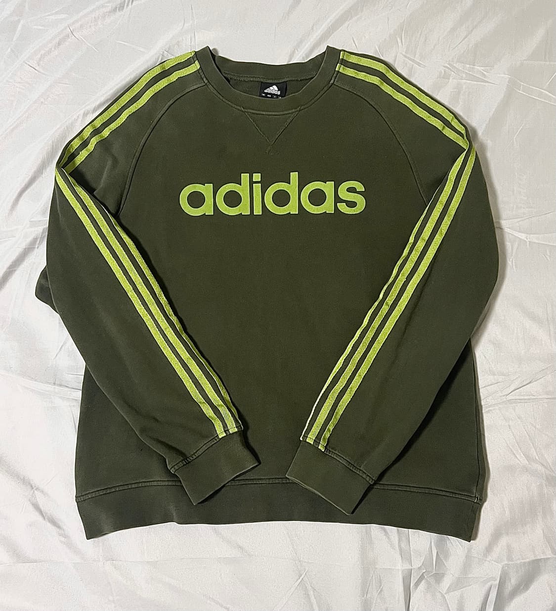 ✨Adidas✨ khaki sweatshirt 맨투맨 상품이미지1