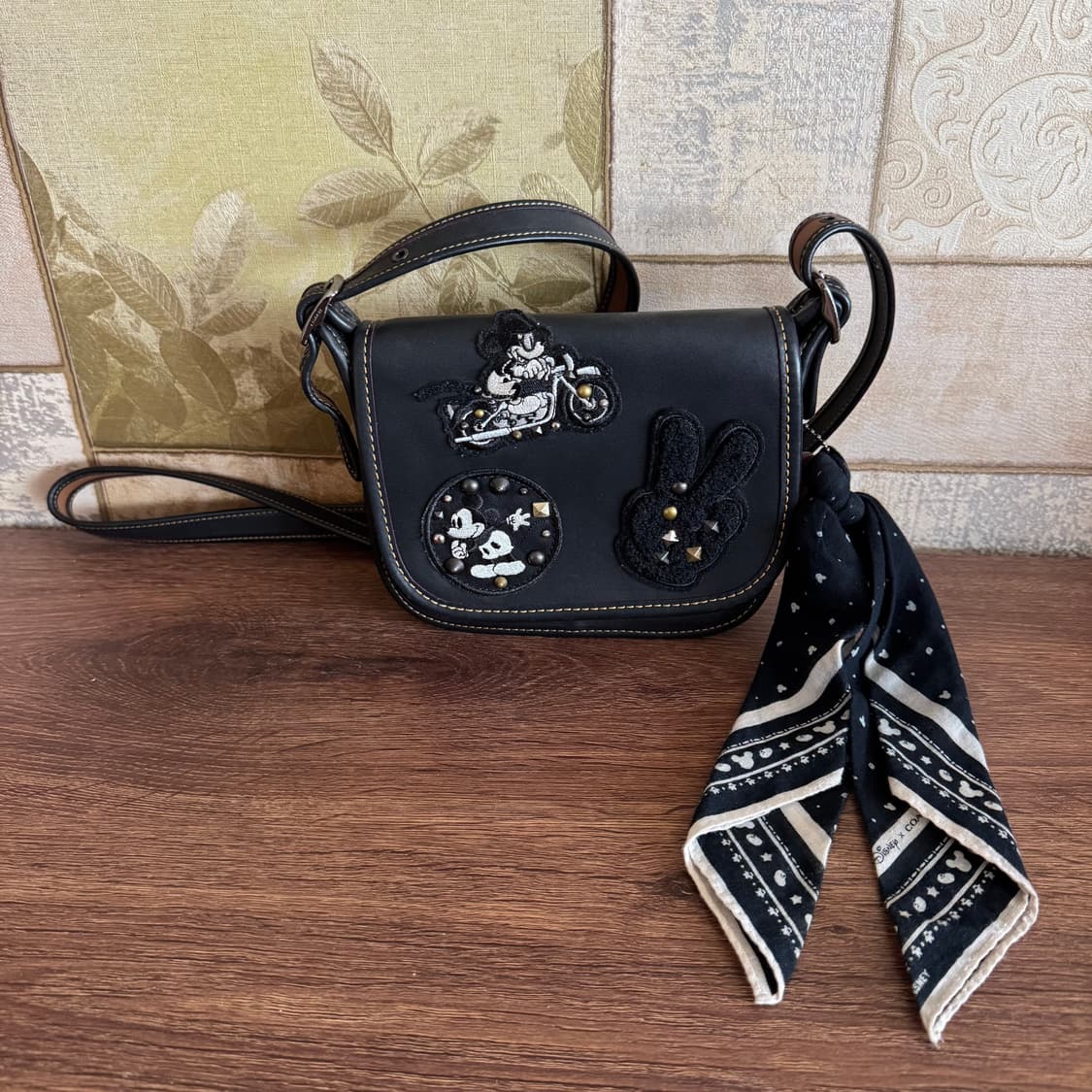 COACH 디즈니 콜라보 크로스백 정품  상품이미지1