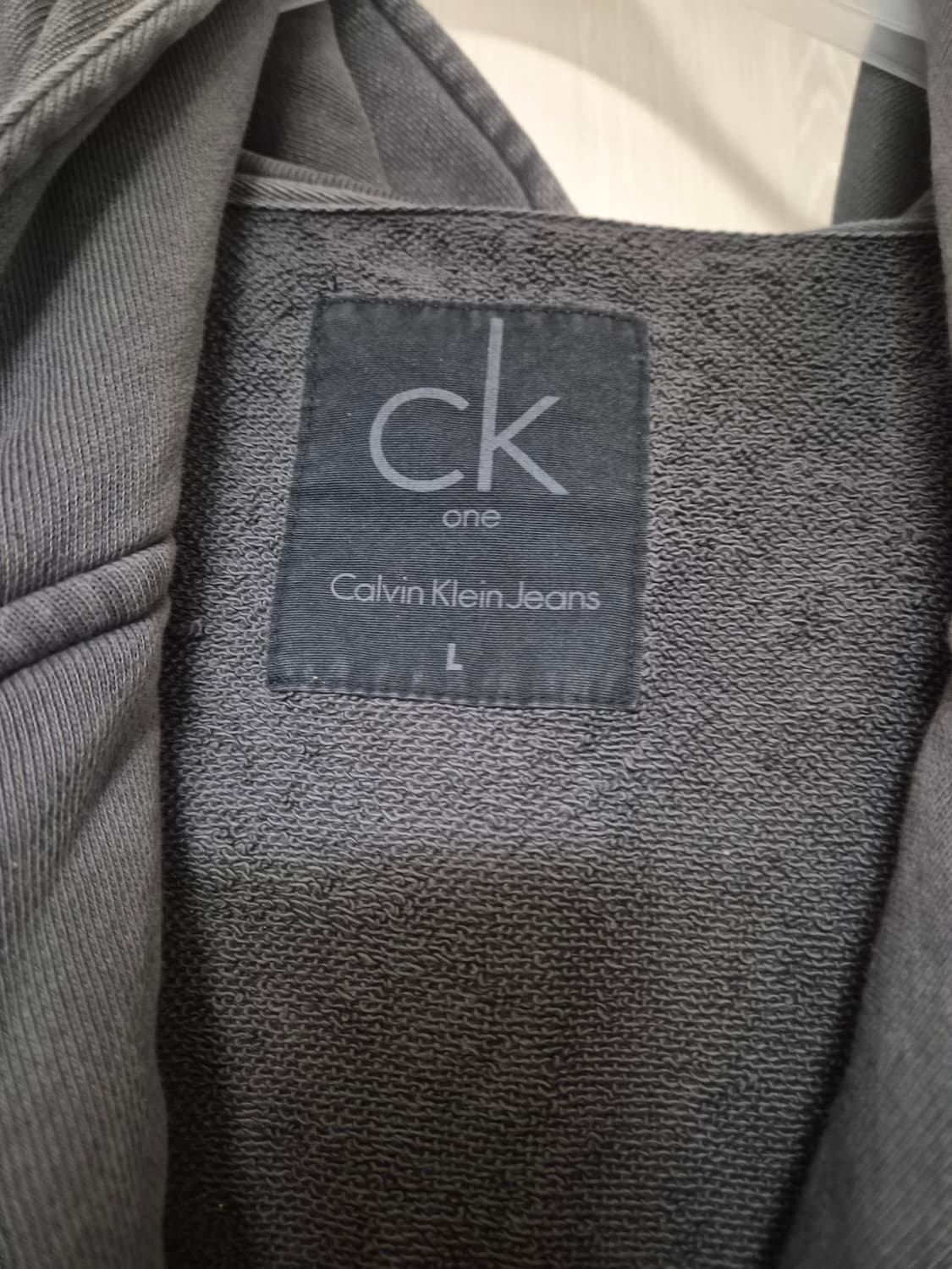 캐빈클라인 사선 데미지 워싱 후드집업 상품이미지9