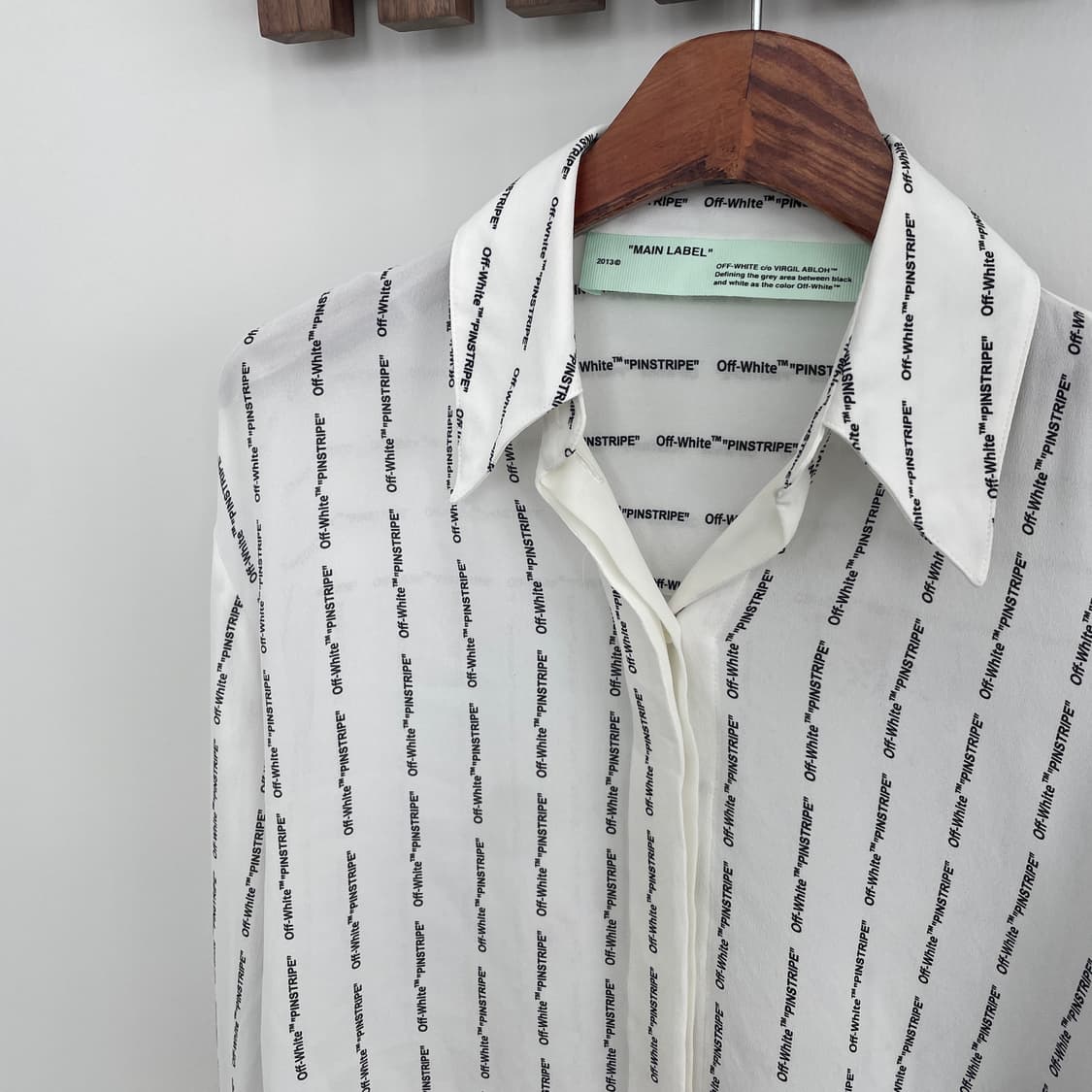 새상품 오프화이트 레터링 크롭 셔츠 상품이미지3