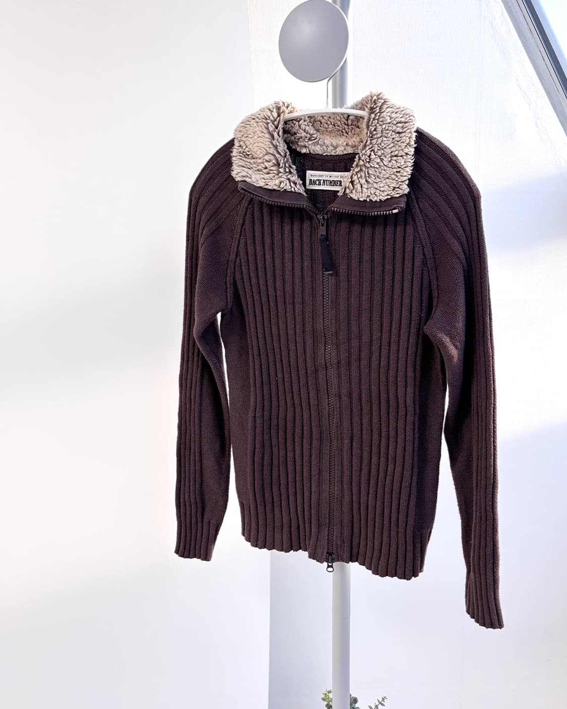 BACK NUMBER 초코 칼라 배색 투웨이 니트 집업 상품이미지1