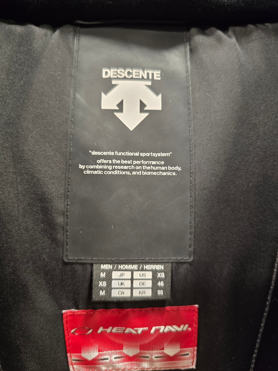 데상트 남성 벤치다운 구스다운 롱패딩 95 상품이미지9