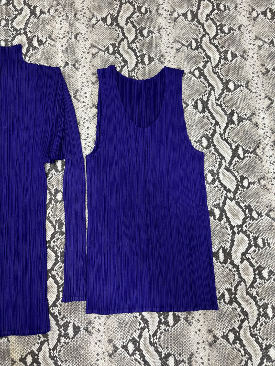 “Pleats Please (ISSEY MIYAKE)” Sleveless 상품이미지4