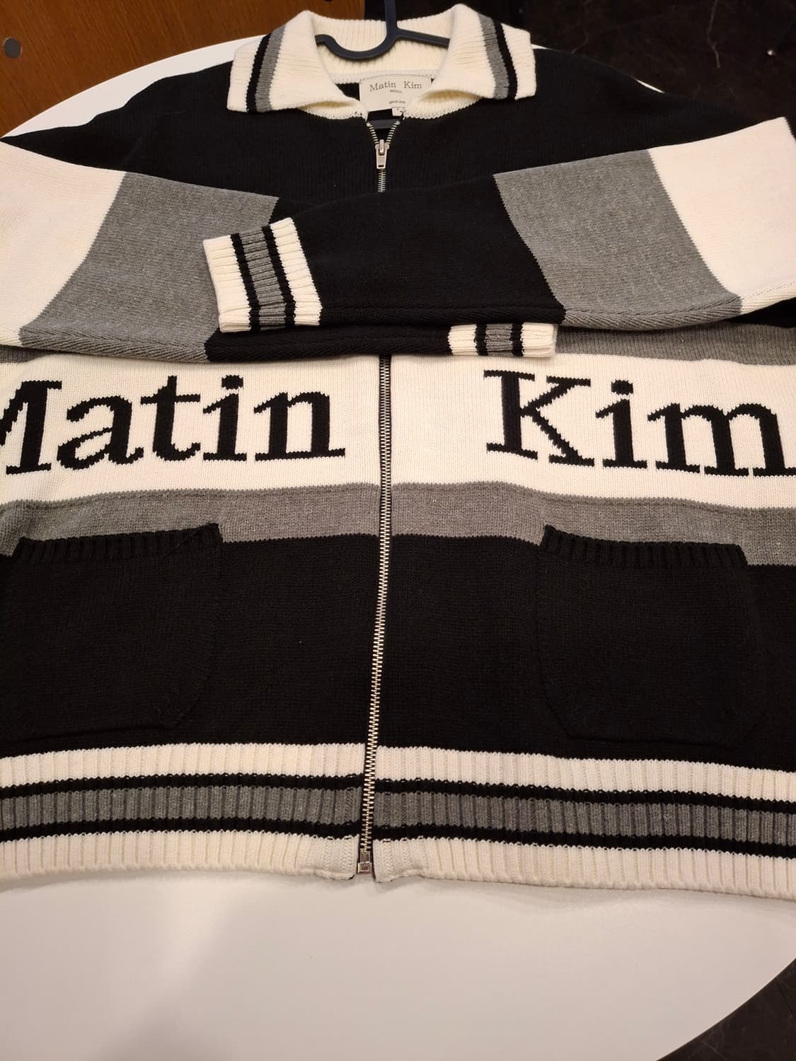 (마지막특가) 마뗑킴 니트 로고 집업 가디건 새상품 상품이미지3