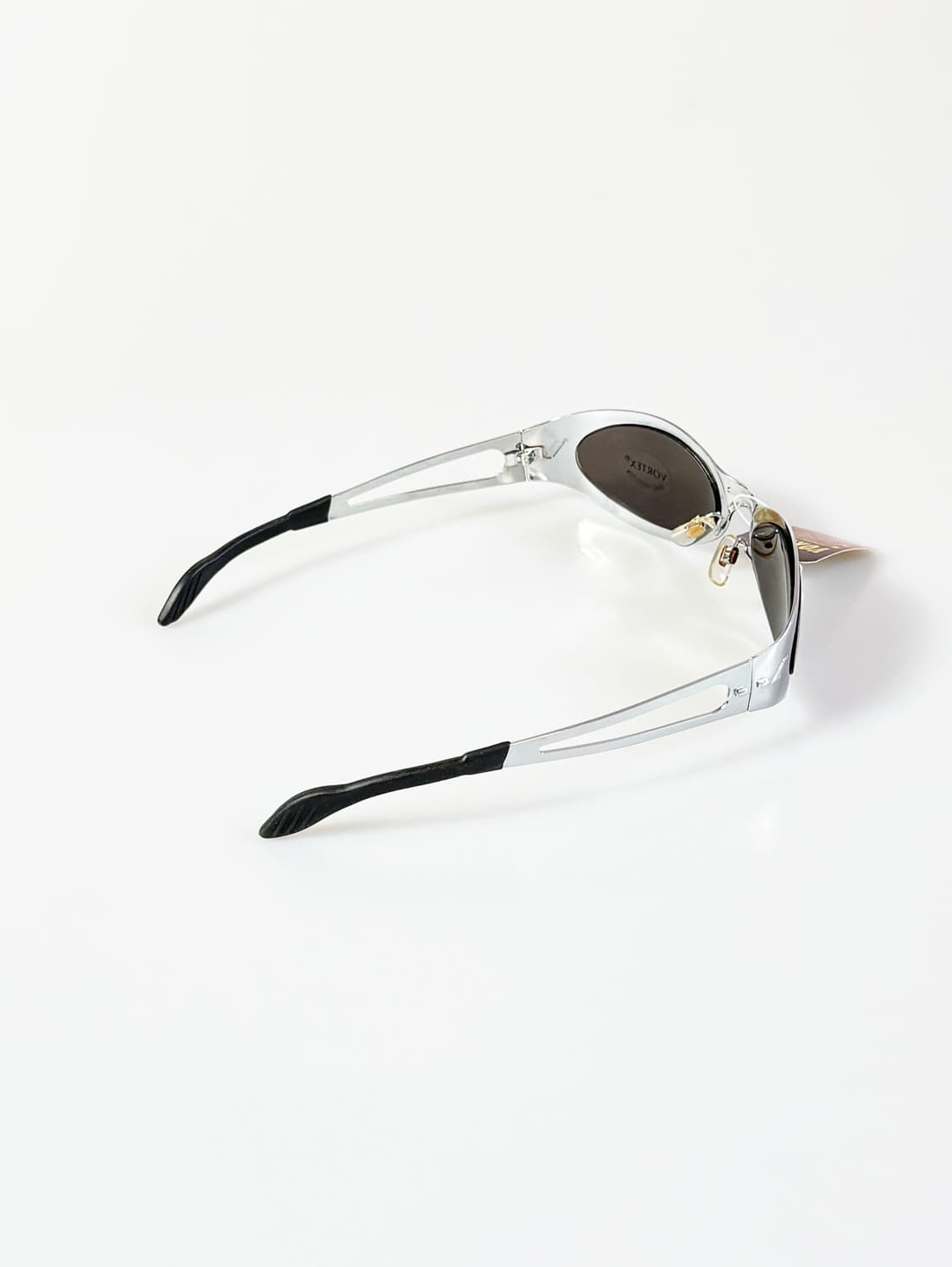 VORTEX 실버 메탈릭 오벌 프레임 빈티지 선글라스 상품이미지4