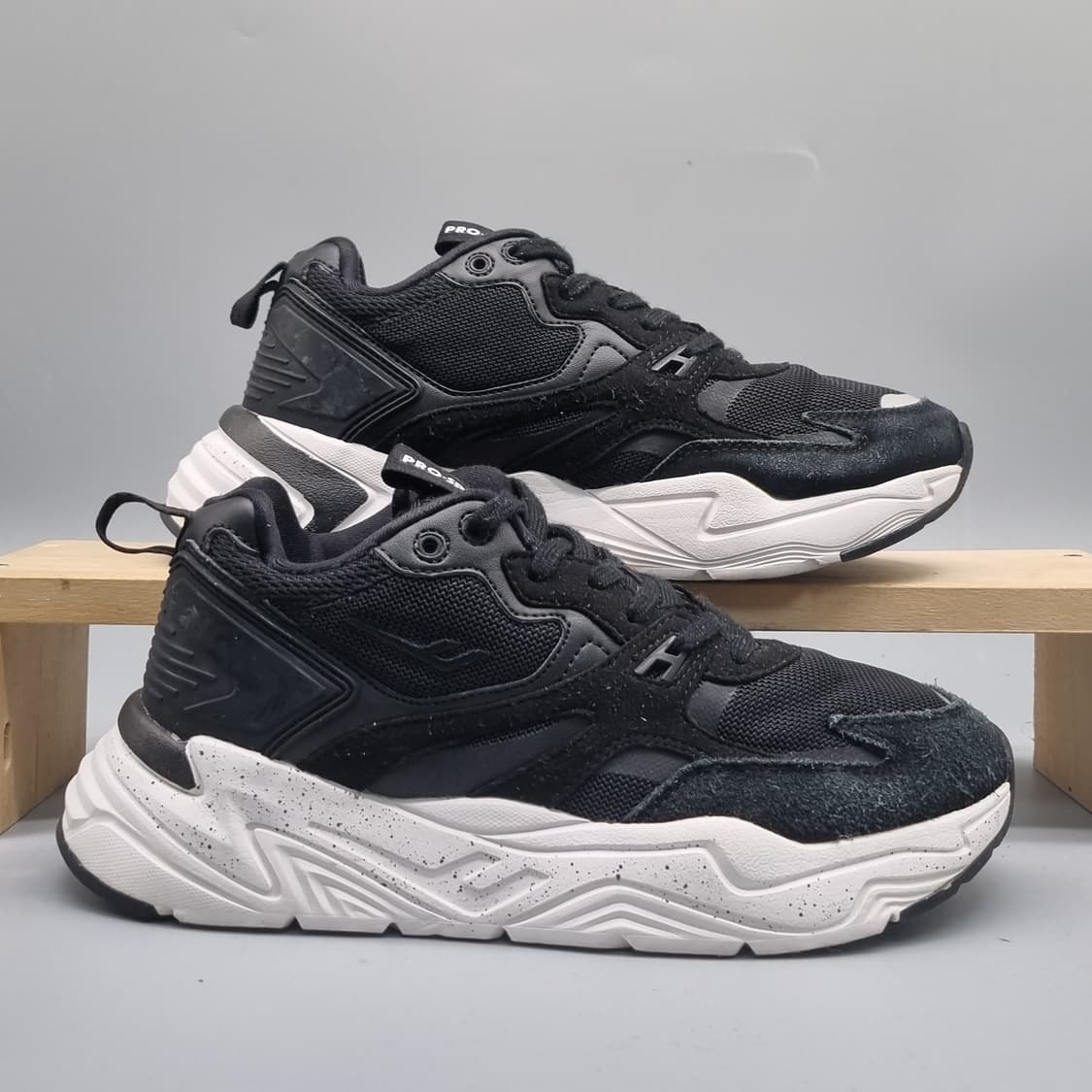 프로스펙스 샤먼102 여성운동화240  상품이미지1