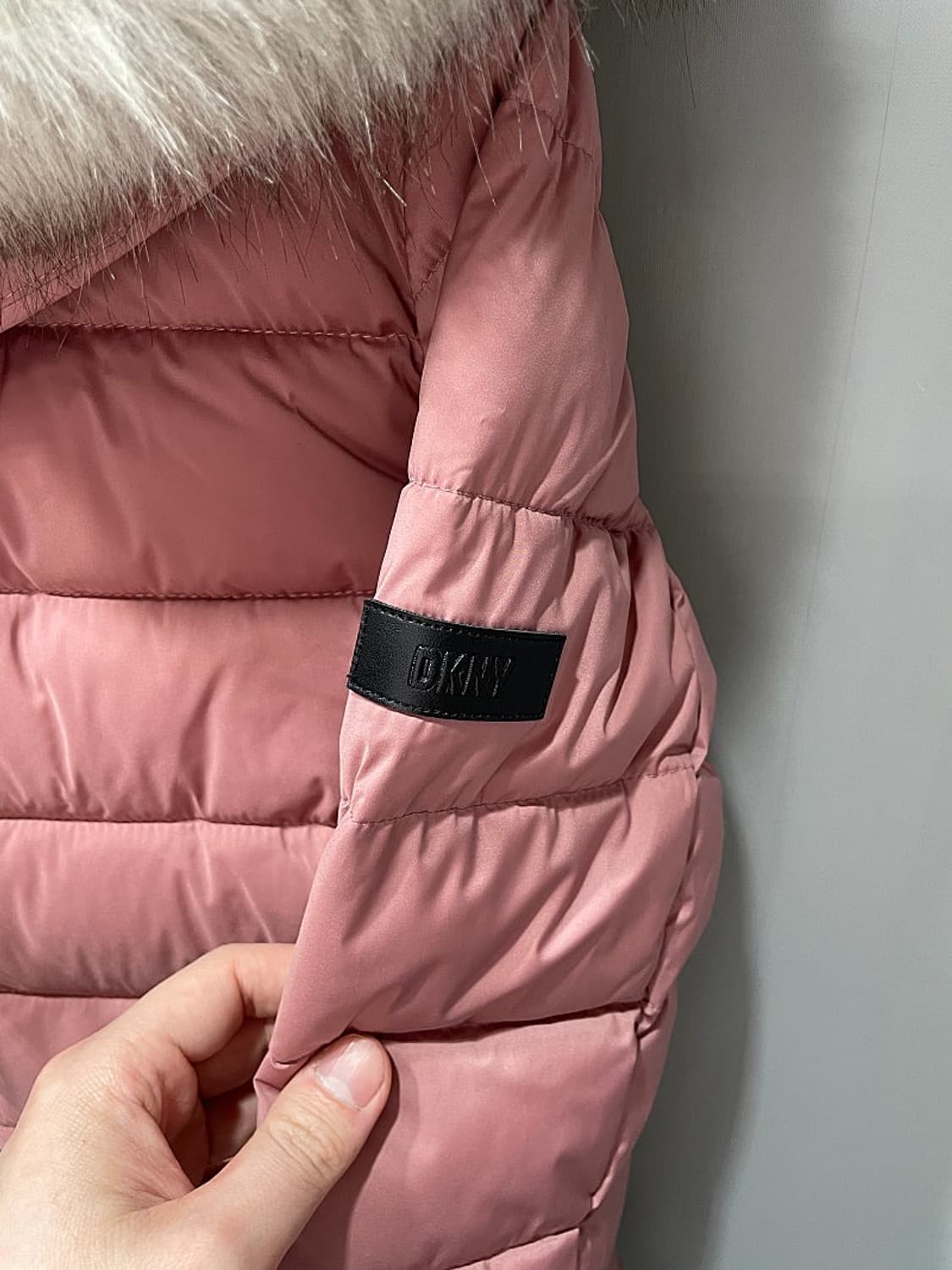(정품/새상품) DKNY 여성 털 후드 분홍 점퍼 상품이미지3