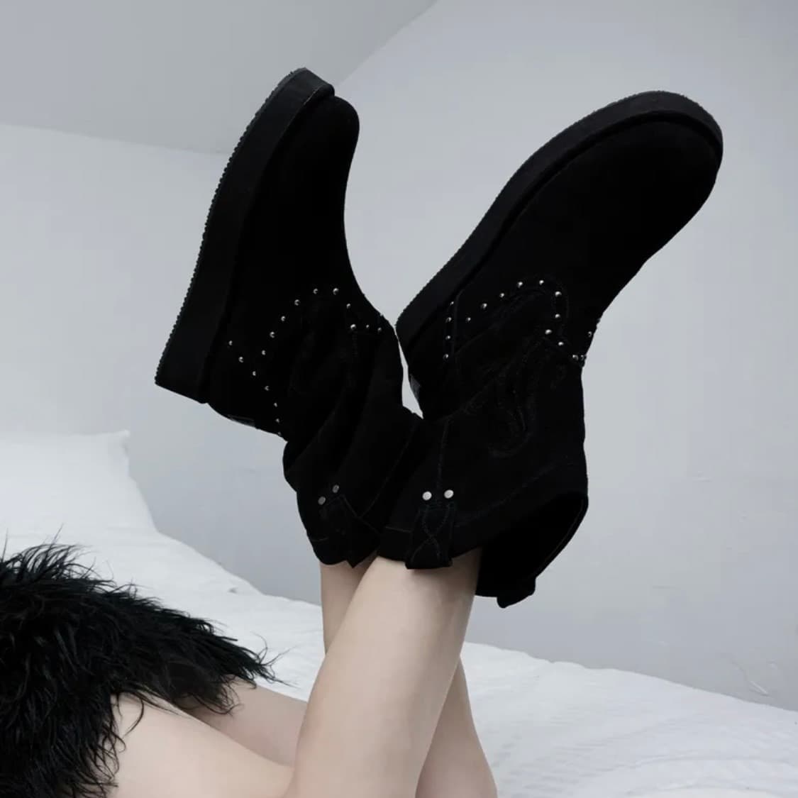 이크닉 X 오도어 웨스턴 퍼 부츠 블랙 240 상품이미지1