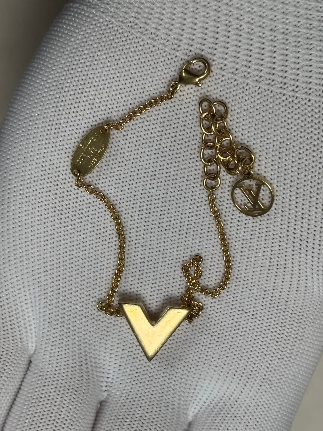 루이비통 에센셜 금장 팔찌  상품이미지4