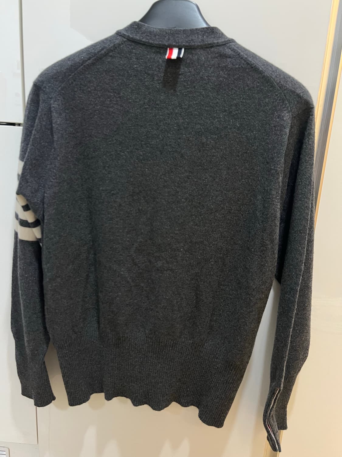 톰브라운 캐시미어 가디건 4사이즈 (새상품급) 상품이미지2