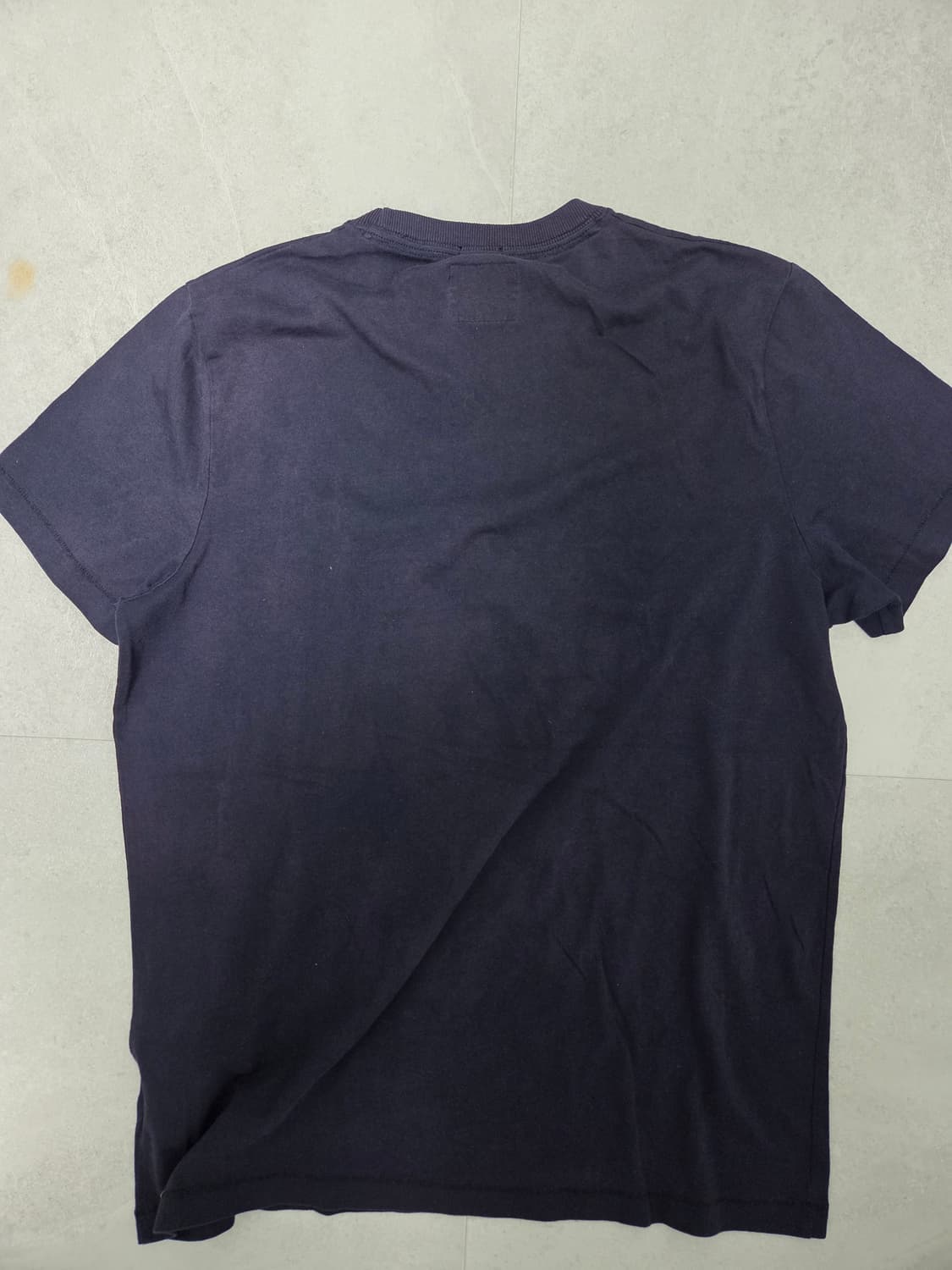 아베크롬비 앤 피치 네이비 반팔 티셔츠 상품이미지3
