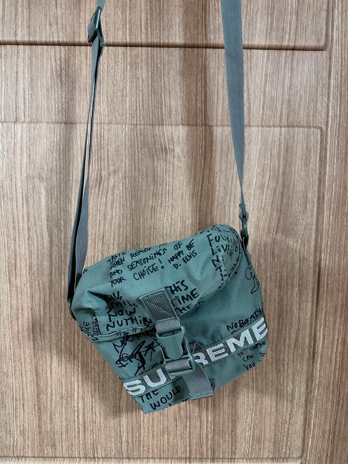 슈프림 필드 사이드 백 올리브 곤즈 23SS 상품이미지3