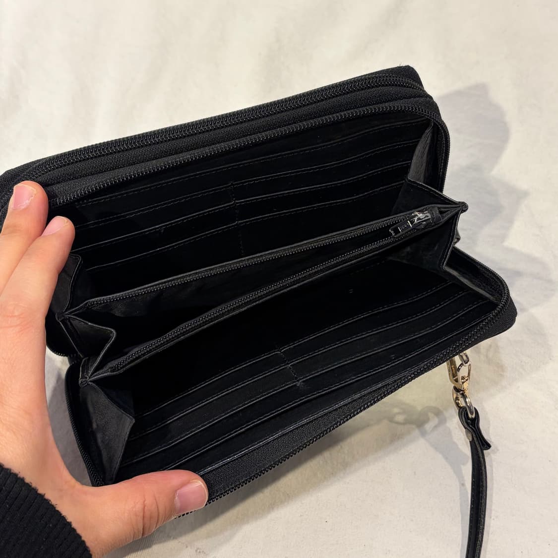 비비안웨스트우드 블랙 크로스백 지갑형 상품이미지7