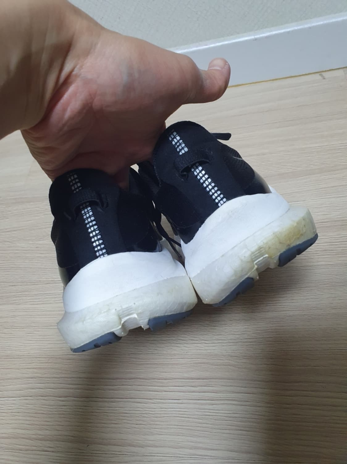 써코니 템퍼스 러닝화 270 상품이미지6