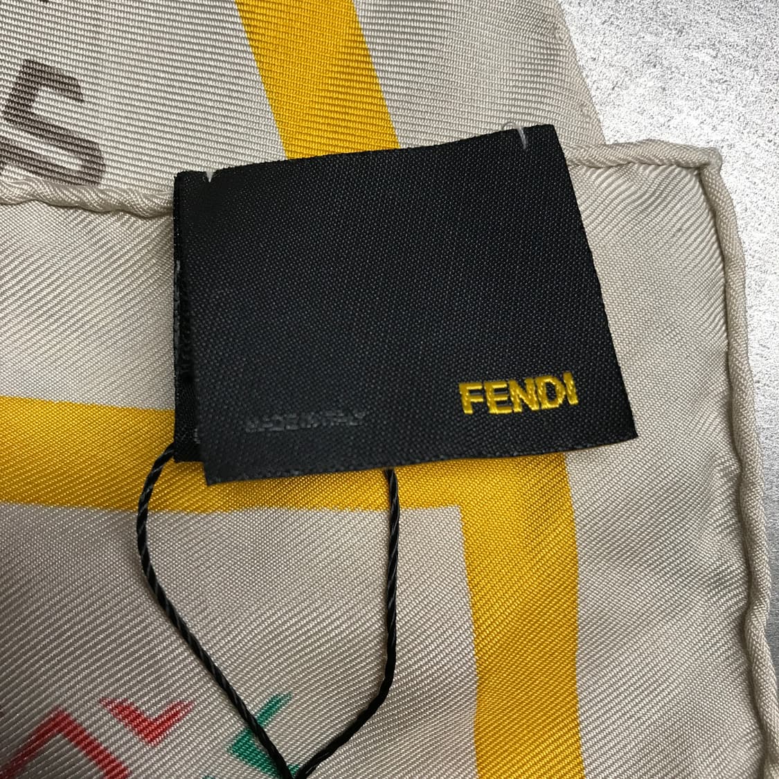 펜디 로고 실크 스카프 상품이미지6