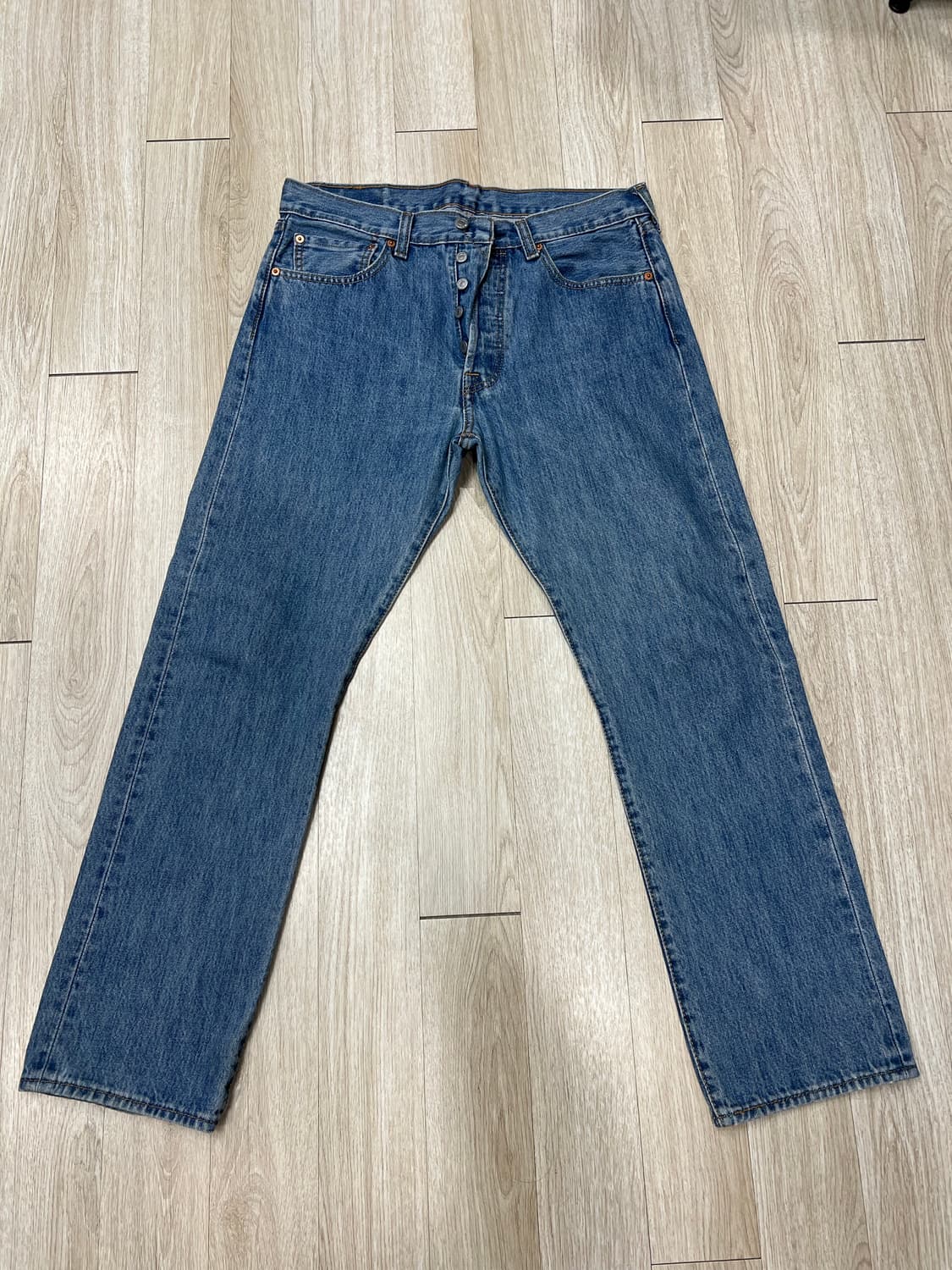 리바이스 501 연청 판매합니다. 상품이미지1