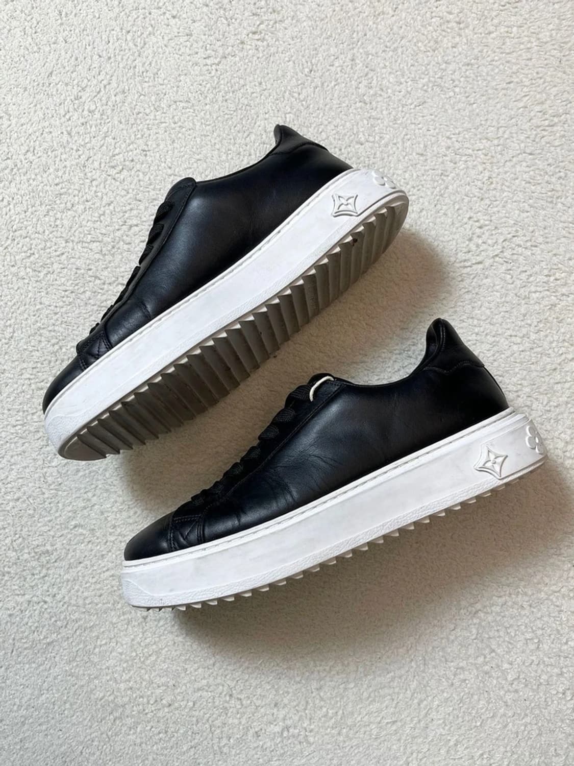 루이비통 송아지 가죽 타임 아웃 스니커즈 A1728 상품이미지4