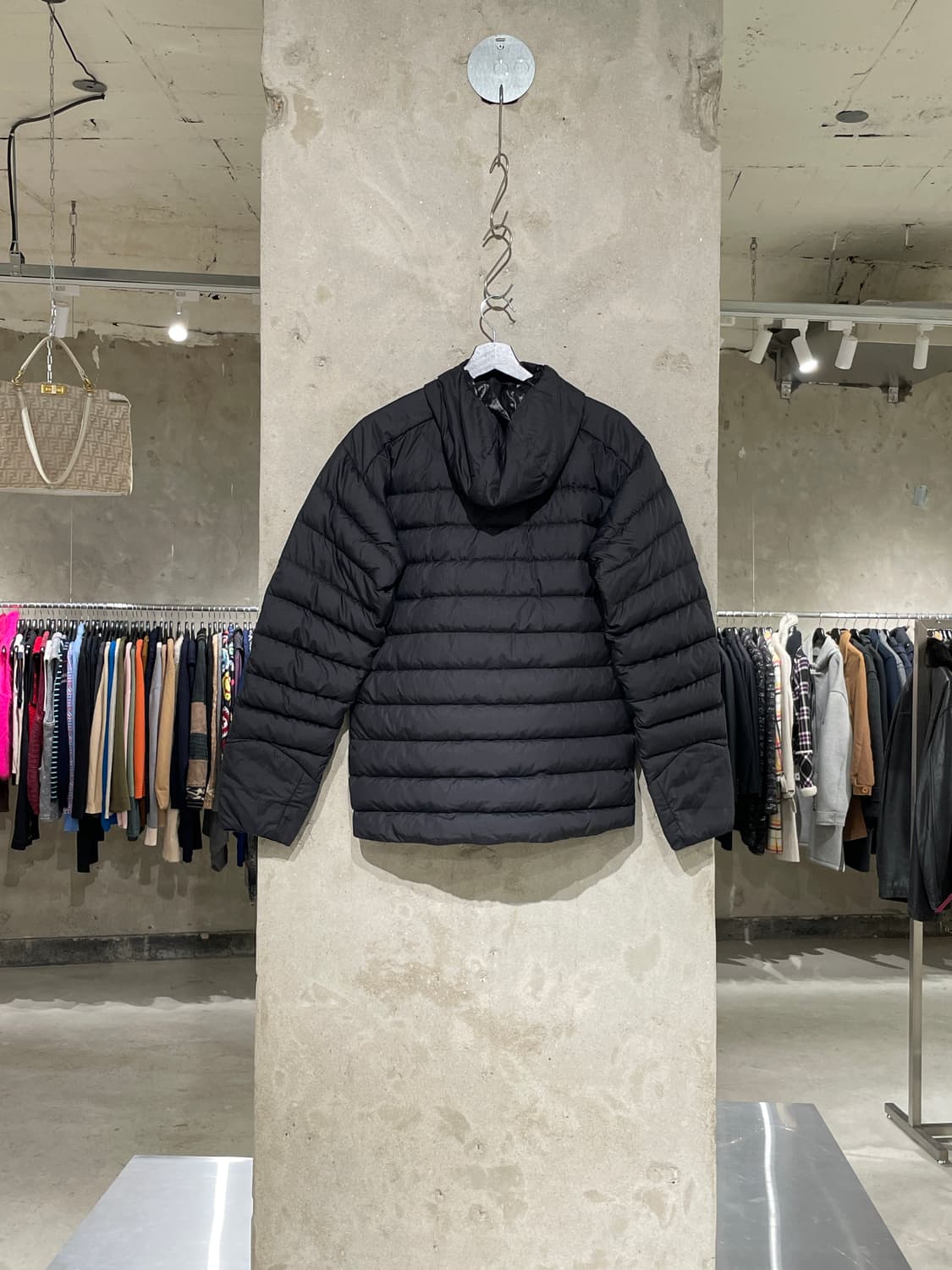 아크테릭스 블랙 토륨 구스다운 경량 자켓 상품이미지6