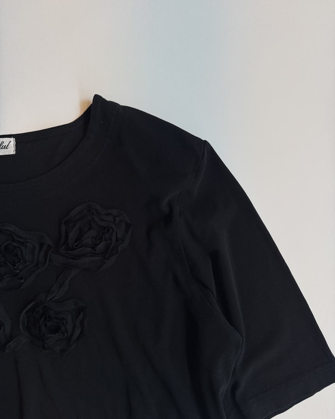 Black Rose Applique T-shirt  상품이미지2