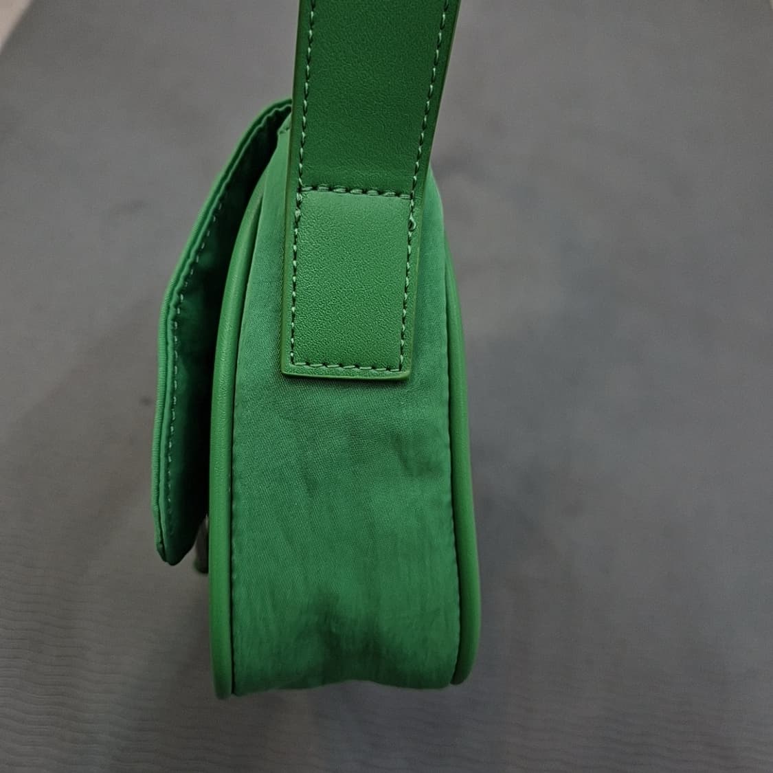 마뗑킴 크리스프 미니 버클백 상품이미지3