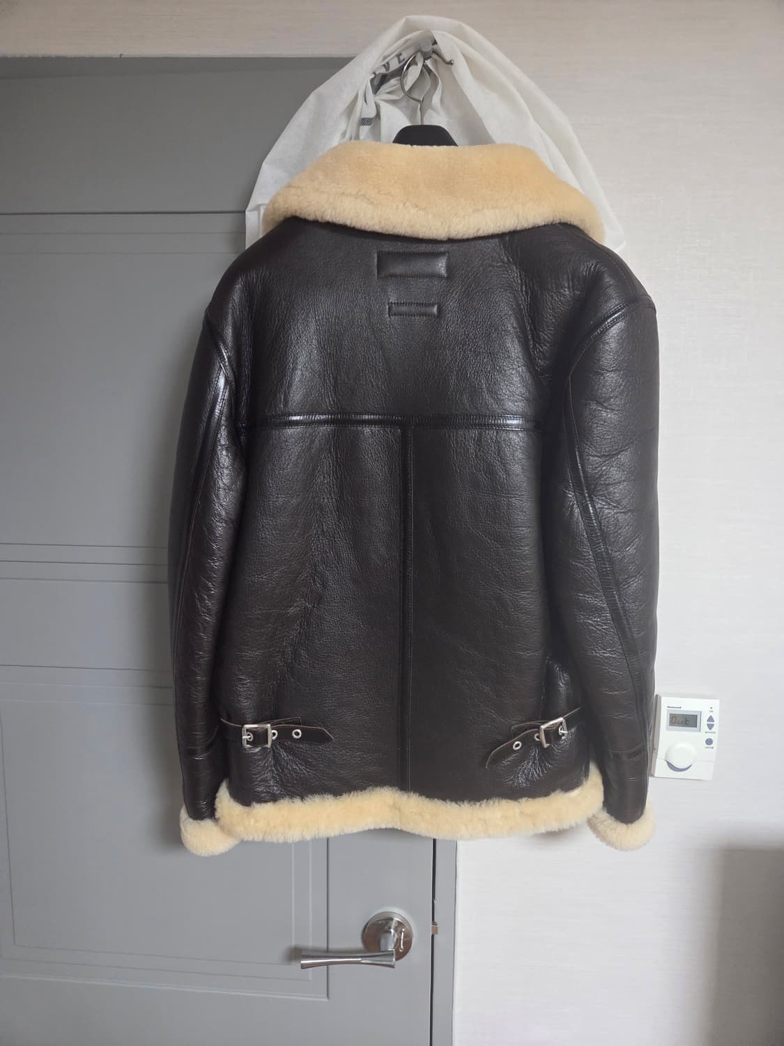 디아프바인 다크 브라운 라이더 무스탕 상품이미지6