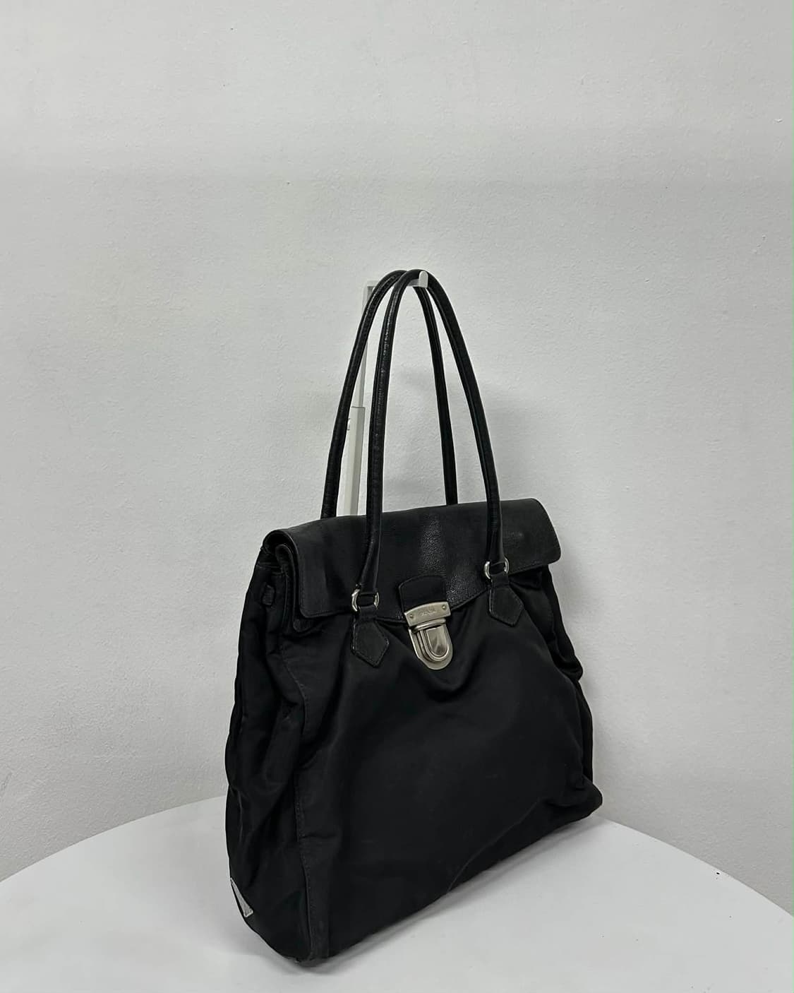 프라다 리나일론 플랩 숄더 토트백 상품이미지3