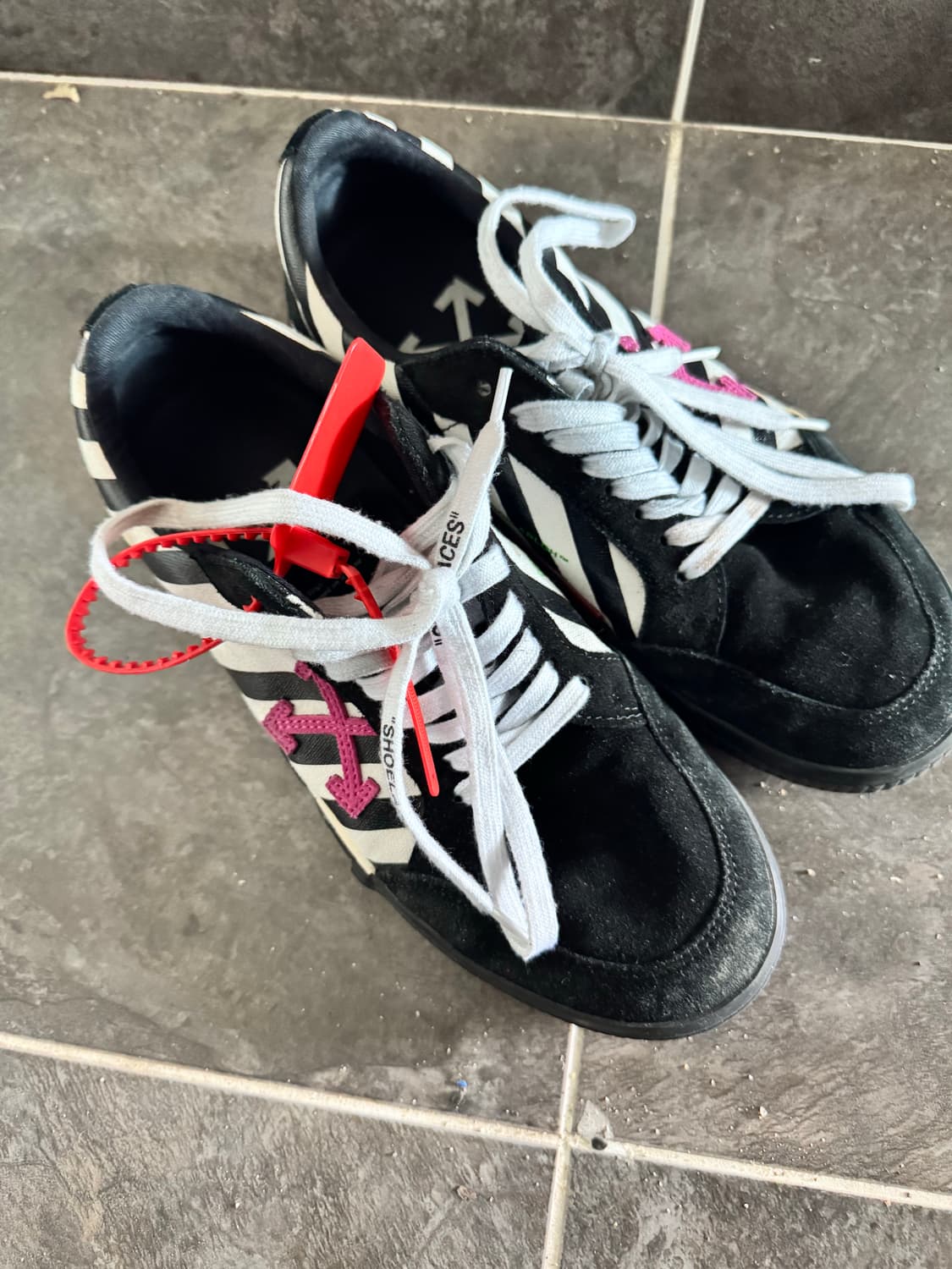 오프화이트 2020 S/S 벌크나이트 스니커즈 상품이미지2