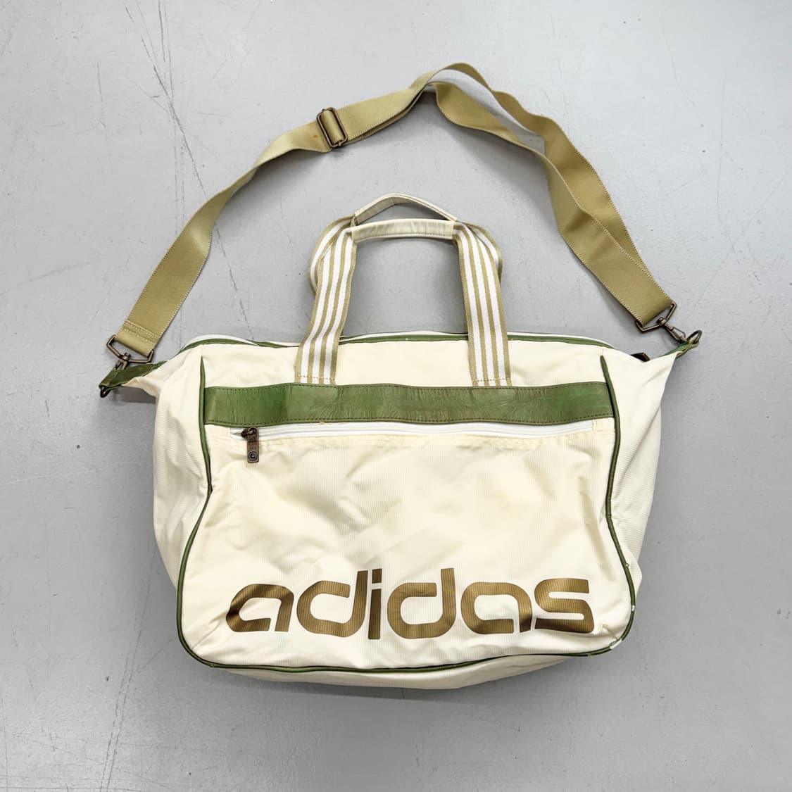 아디다스 Y2K 흰초 00s 올드스쿨 빅로고 크로스백 상품이미지2