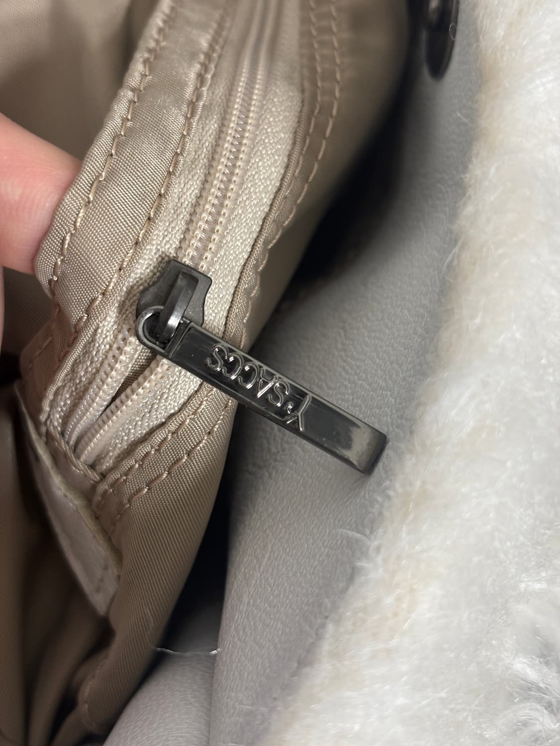 Y‘SACCS 염소가죽 화이트 퍼 숄더백 상품이미지5