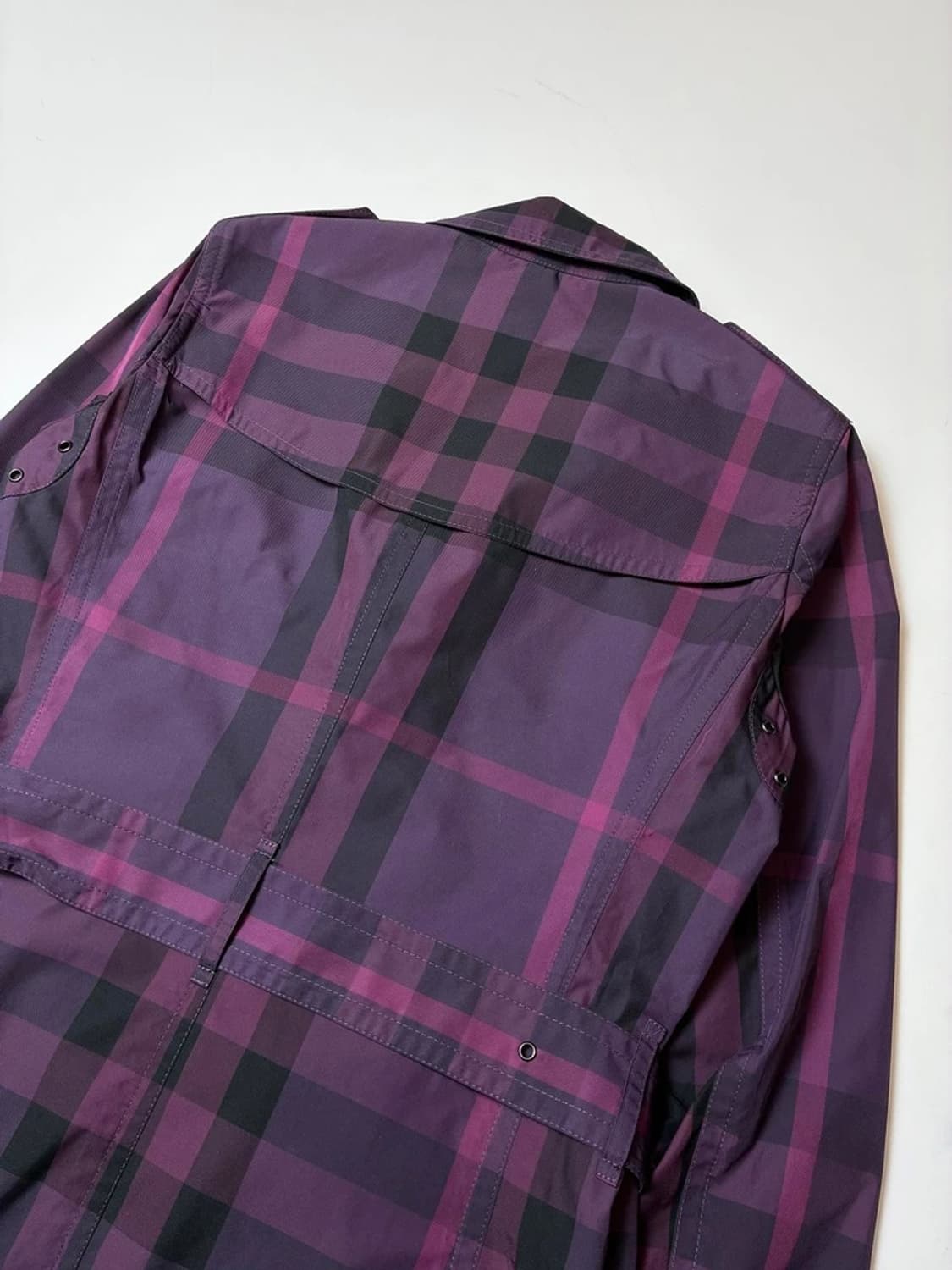 버버리 브릿 퍼티그 벨티드 트렌치 코트 PN8488 상품이미지6