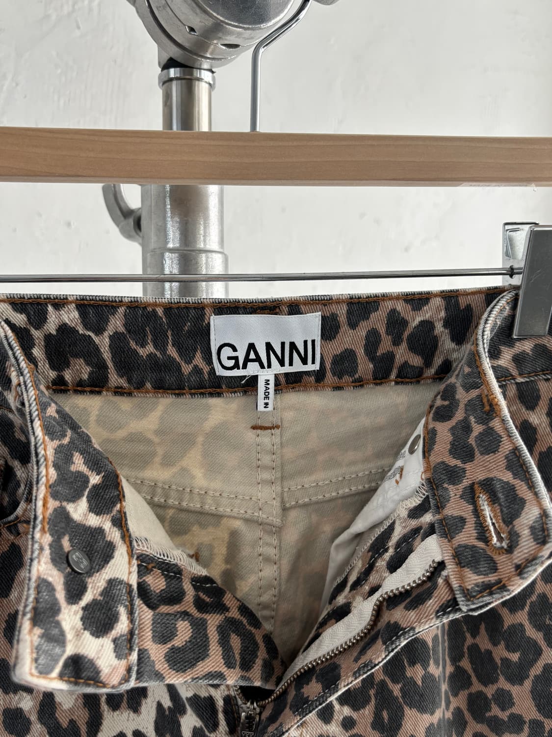 Ganni 가니 레오파드 크롭 진 상품이미지6