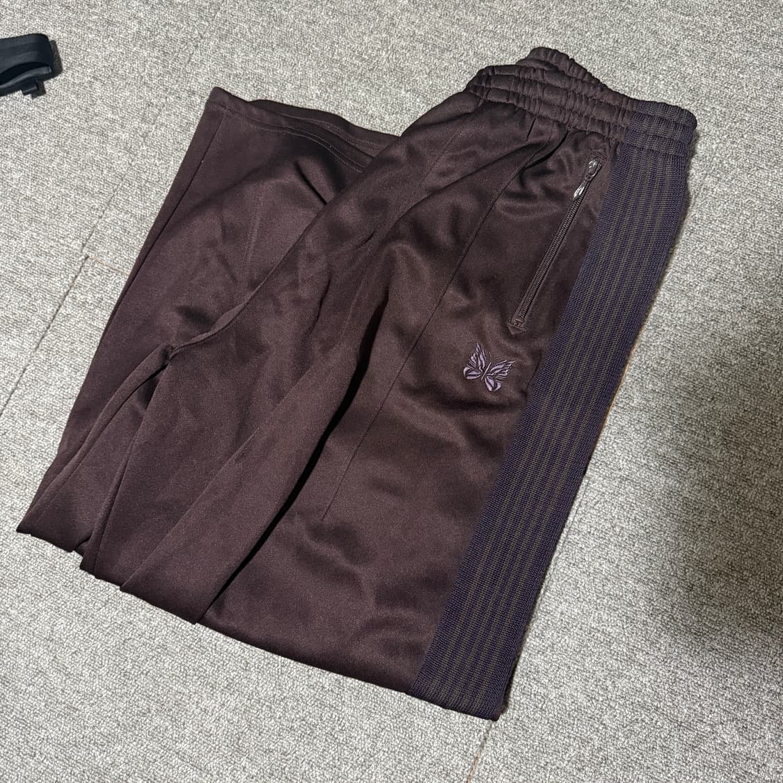 니들스 트랙팬츠 hd 브라운 S 상품이미지1