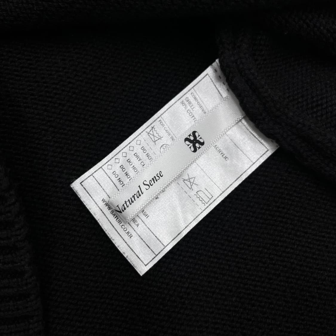 세터 블랙 카라 반팔니트 상품이미지5