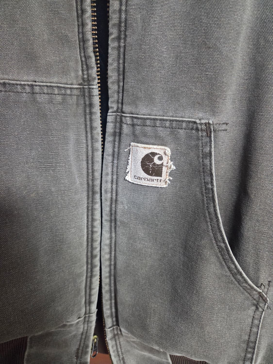 칼하트 j68 CHT xl 팝니다 상품이미지2