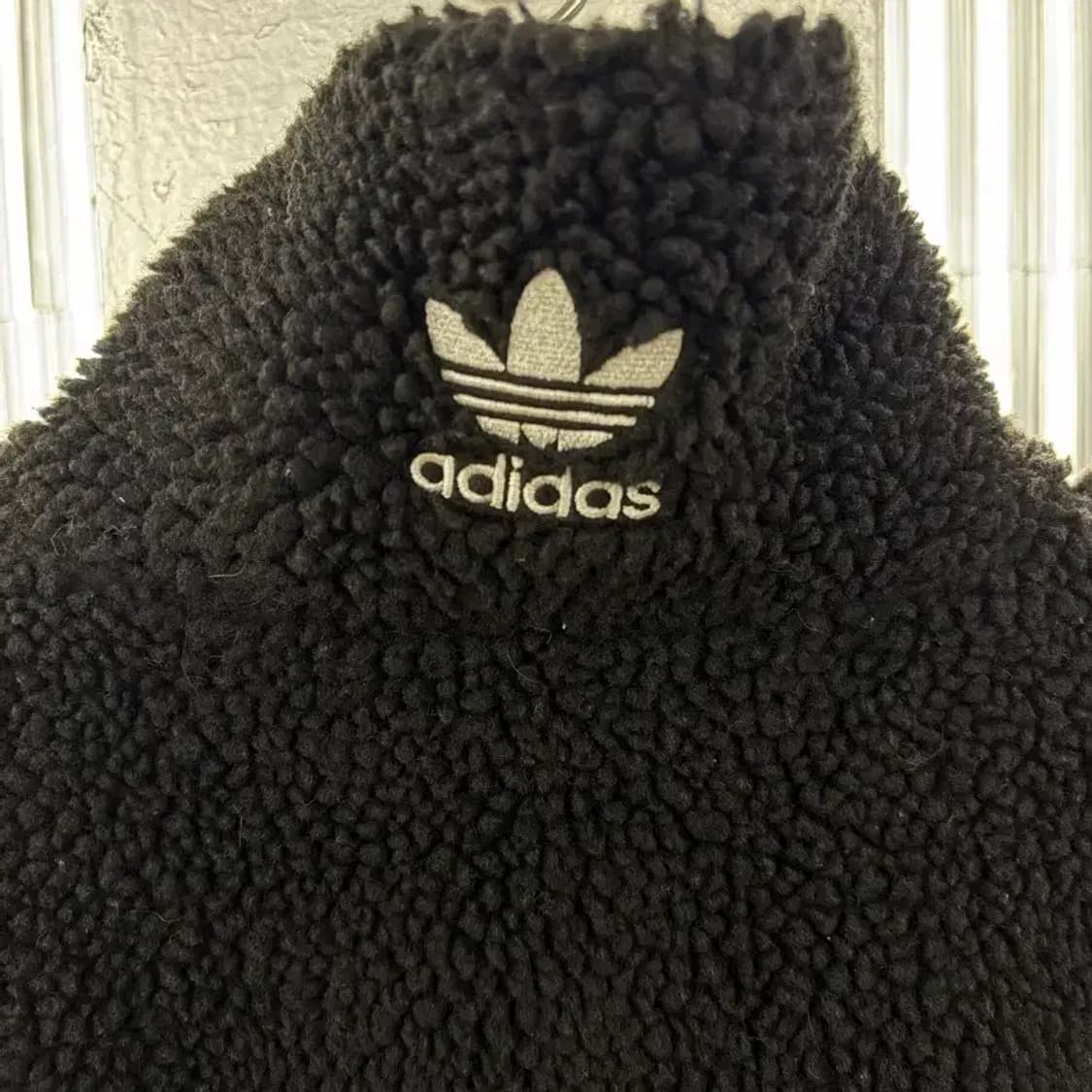 Adidas sherpa jacket black L 상품이미지4