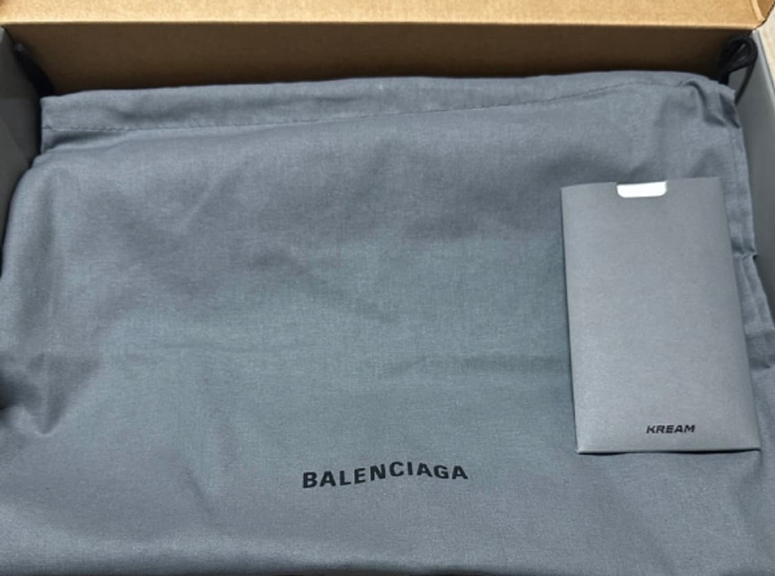 [정품,풀구성품] 발렌시아가 스피드러너 블랙 280 크림판
 상품이미지3