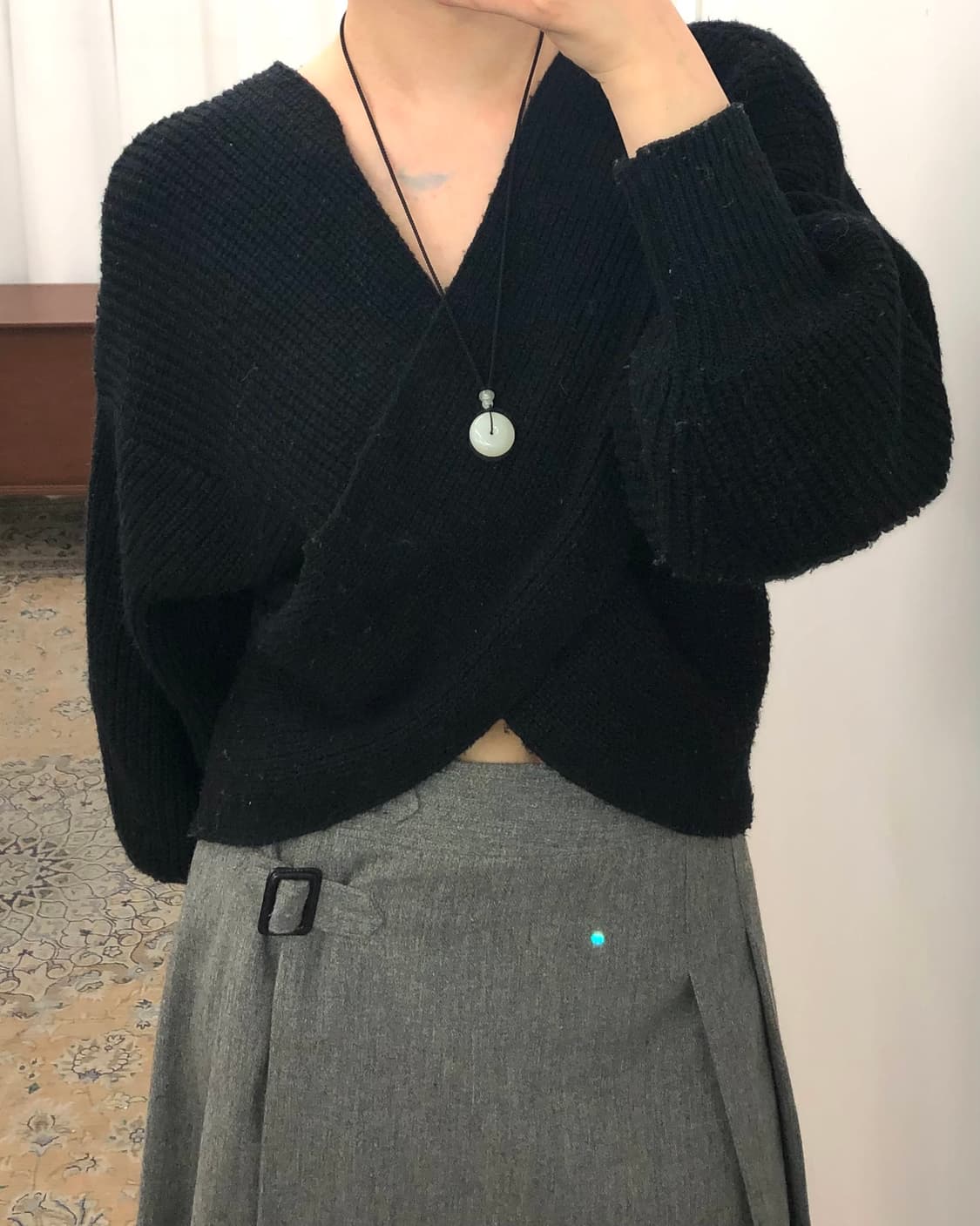 블랙 절개 크롭 니트 상품이미지3