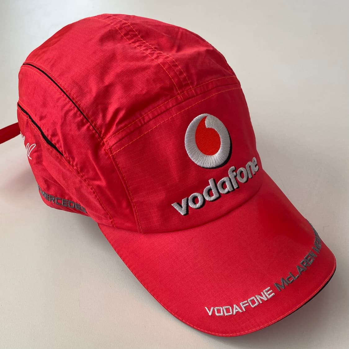 보다폰 맥라렌 메르세데스 F1 팀 캡 - 레드 상품이미지2